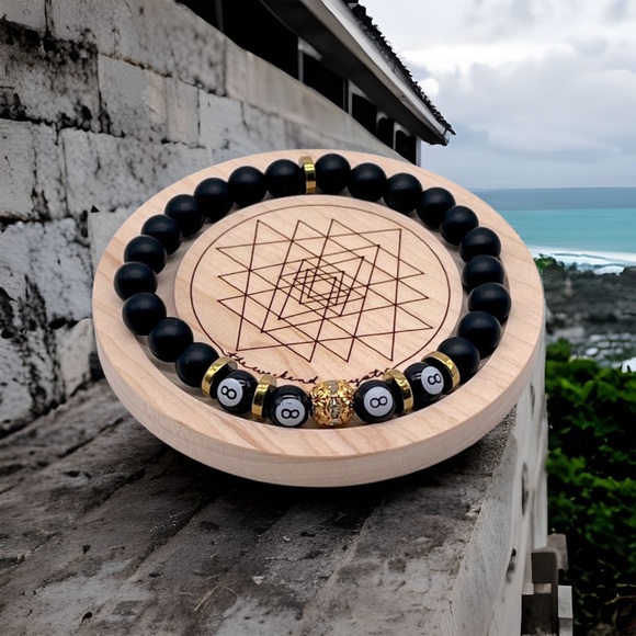 8 ball bracelet - Picture 6 of 6